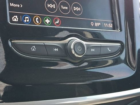 Used 2020 Chevrolet Traverse LT FWD image 17