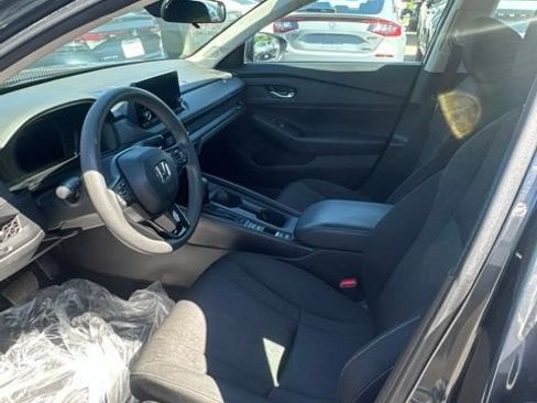 Certified 2023 Honda Accord EX image 5