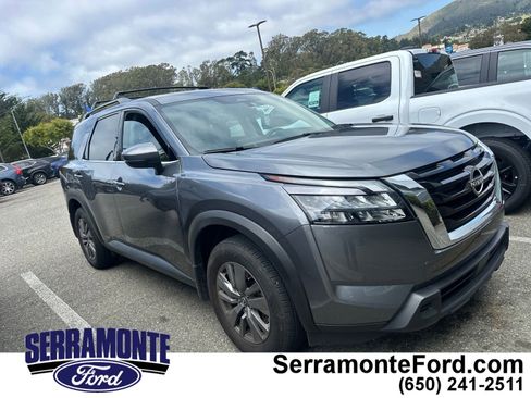 Used 2024 Nissan Pathfinder SV w/ SV Premium Package FWD image 1
