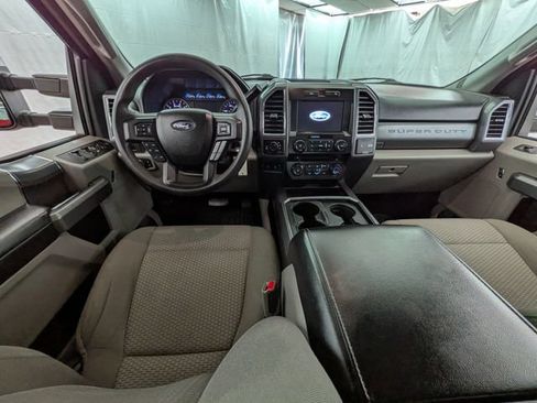 Used 2017 Ford F250 XLT w/ XLT Premium Package AWD/4WD image 13