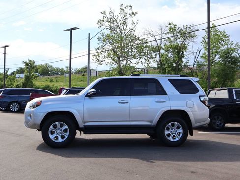Used 2024 Toyota 4Runner SR5 Premium AWD/4WD image 4