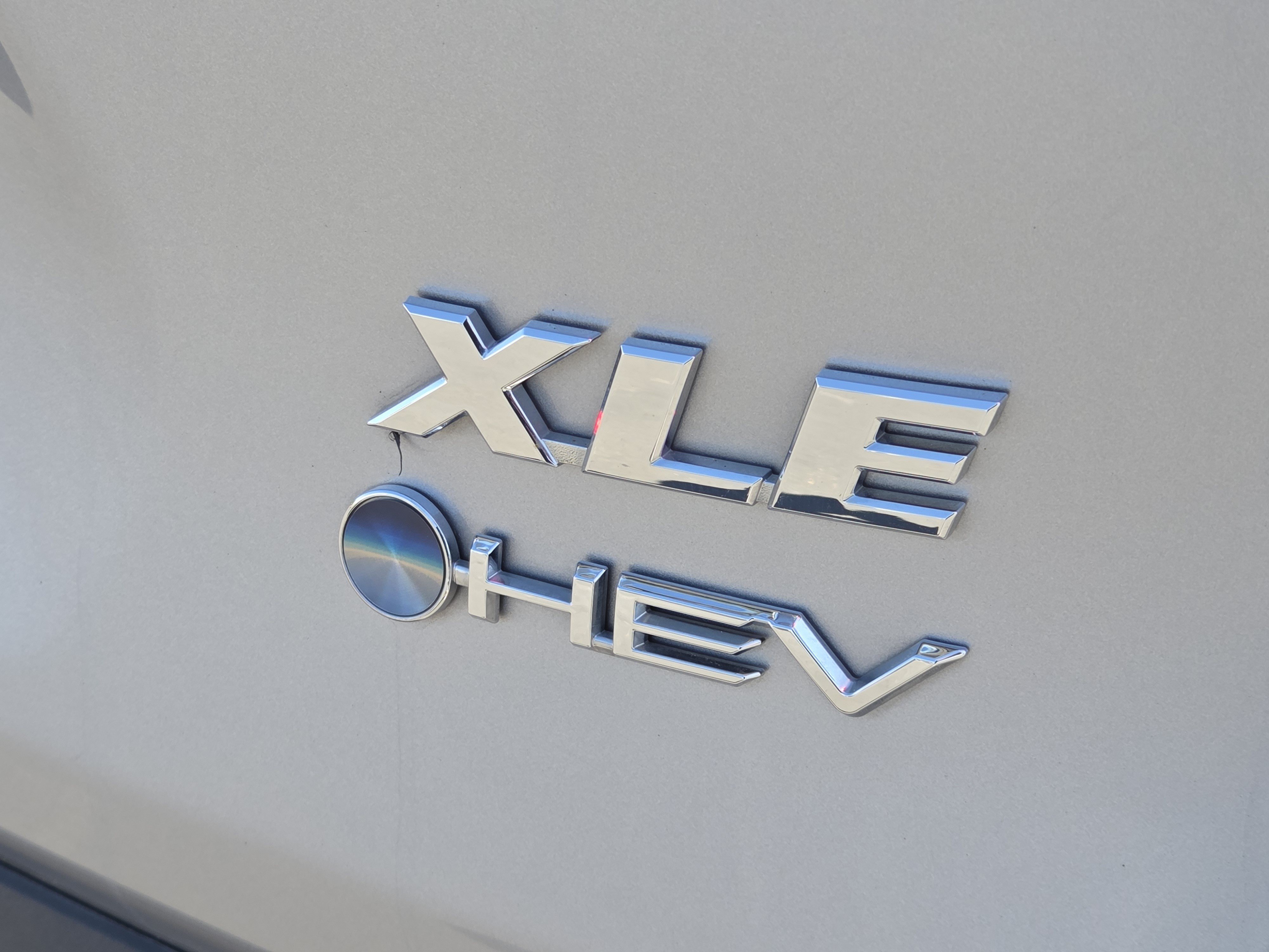 Used 2025 Toyota RAV4 XLE AWD/4WD image 25