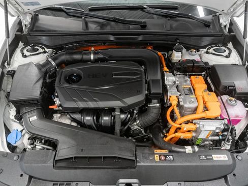 Used 2025 Hyundai Sonata SEL FWD image 3