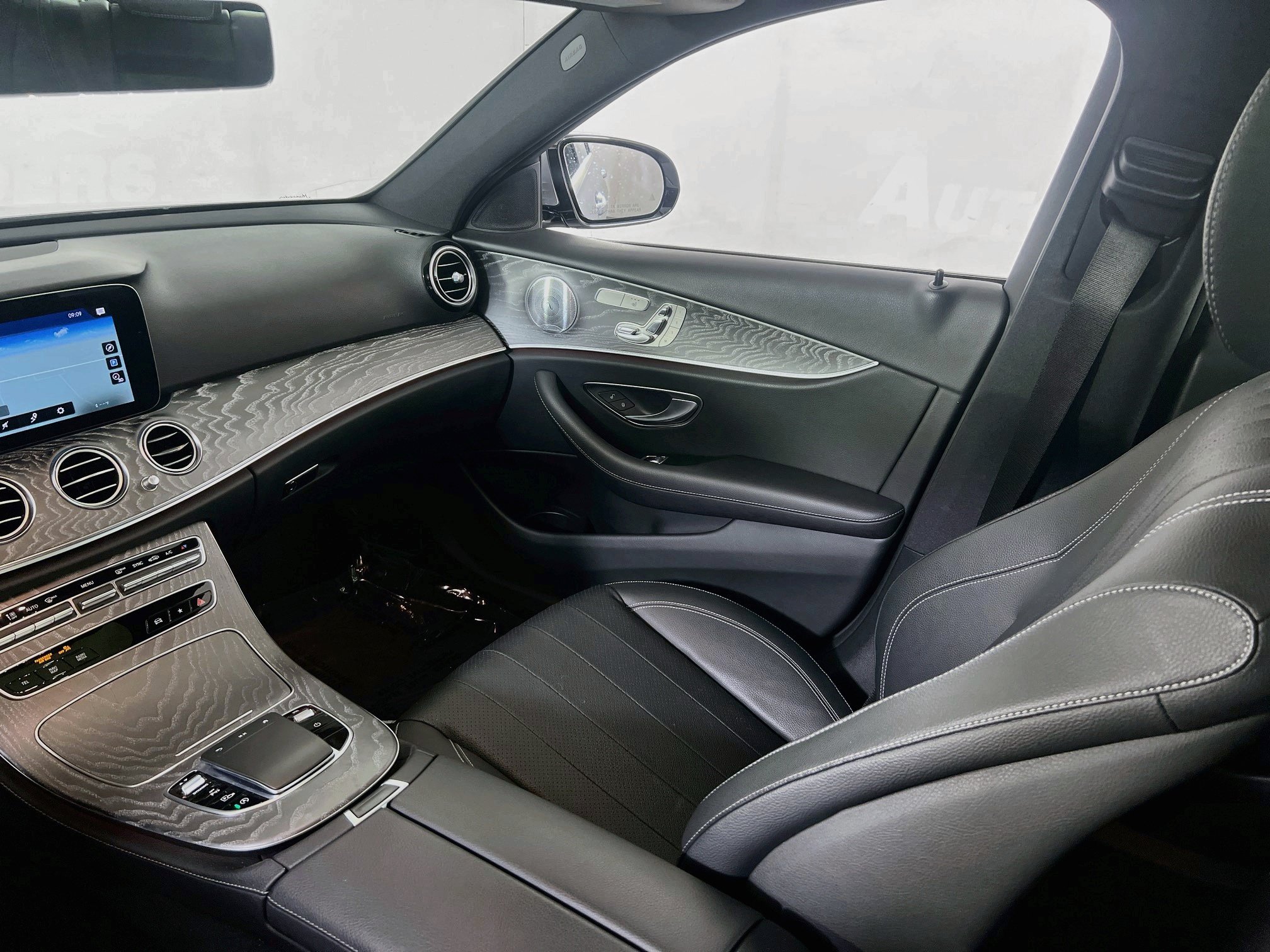 Used 2021 Mercedes-Benz E 350 4MATIC Sedan image 25
