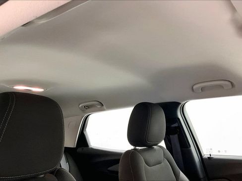 Used 2021 Chevrolet TrailBlazer LS FWD image 28