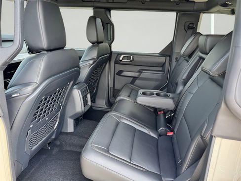 New 2025 Ford Bronco Badlands image 32