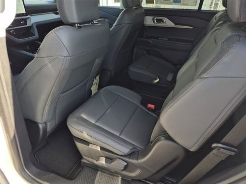 New 2026 Ford Explorer Active w/ Active Comfort Package image 16