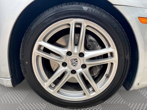Used 2016 Porsche Panamera 4 AWD/4WD image 31