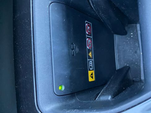 Used 2025 Toyota Crown Signia Limited image 31