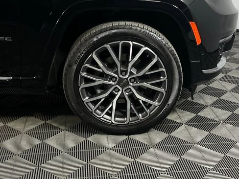 Used 2021 Jeep Grand Cherokee L Summit AWD/4WD image 12