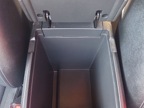 Used 2017 Nissan Rogue Sport SL w/ SL Premium Package image 27