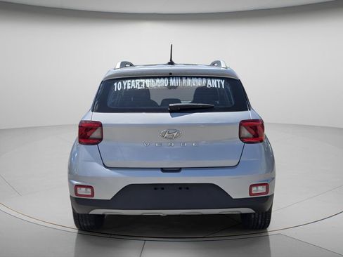 Used 2023 Hyundai Venue SEL FWD image 6