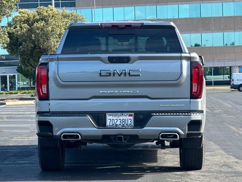 Used 2023 GMC Sierra 1500 Denali Ultimate AWD/4WD image 5