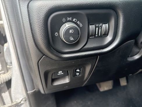 Used 2019 RAM 1500 Big Horn AWD/4WD image 17
