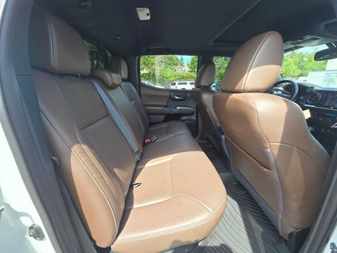 Used 2019 Toyota Tacoma Limited AWD/4WD image 12