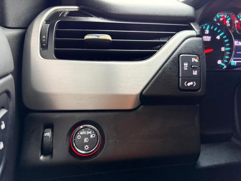 Used 2019 GMC Yukon XL SLT w/ Premium Edition RWD image 17