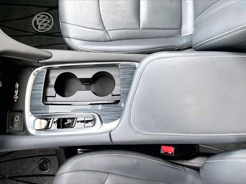 Used 2022 Buick Enclave Essence w/ Experience Buick Package image 15