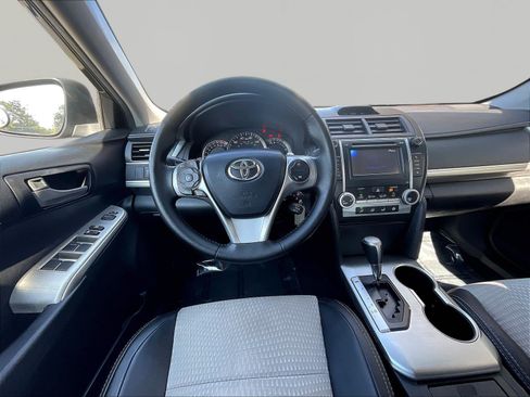 Used 2013 Toyota Camry SE FWD image 8