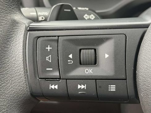 Used 2024 Nissan Rogue SV FWD image 26