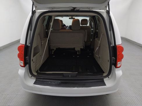 Used 2017 Dodge Grand Caravan SE FWD image 29
