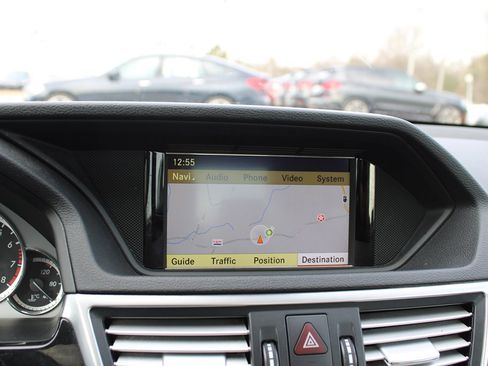 Used 2011 Mercedes-Benz E 550 4MATIC Sedan image 24