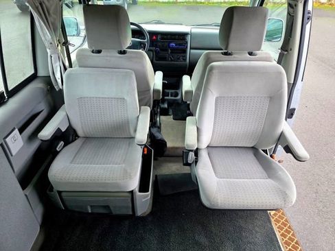 Used 2002 Volkswagen Eurovan MV image 29