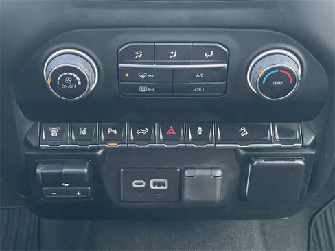 Used 2024 Chevrolet Silverado 2500 Custom w/ Custom Value Package image 8