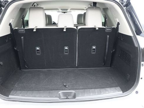 Used 2025 Nissan Pathfinder SL FWD image 19