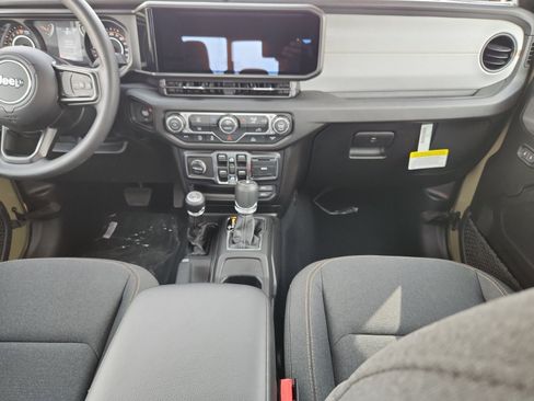 New 2026 Jeep Gladiator Sport AWD/4WD image 24