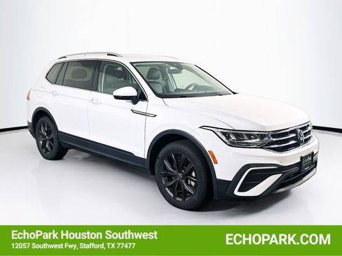 Used 2024 Volkswagen Tiguan SE image 1