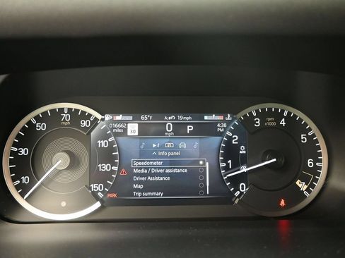 Used 2023 Land Rover Defender 110 S AWD/4WD image 10