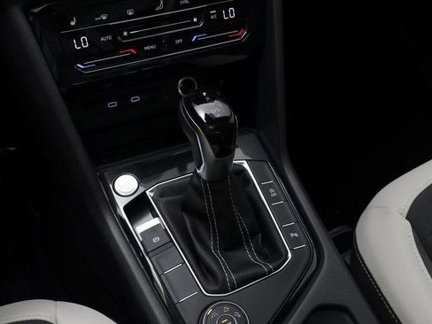 New 2025 Volkswagen Taos SE image 11