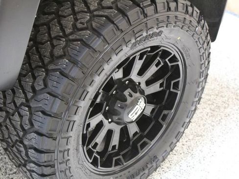 Used 2005 GMC Sierra 2500 SLT w/ Heavy-Duty Power Package image 21