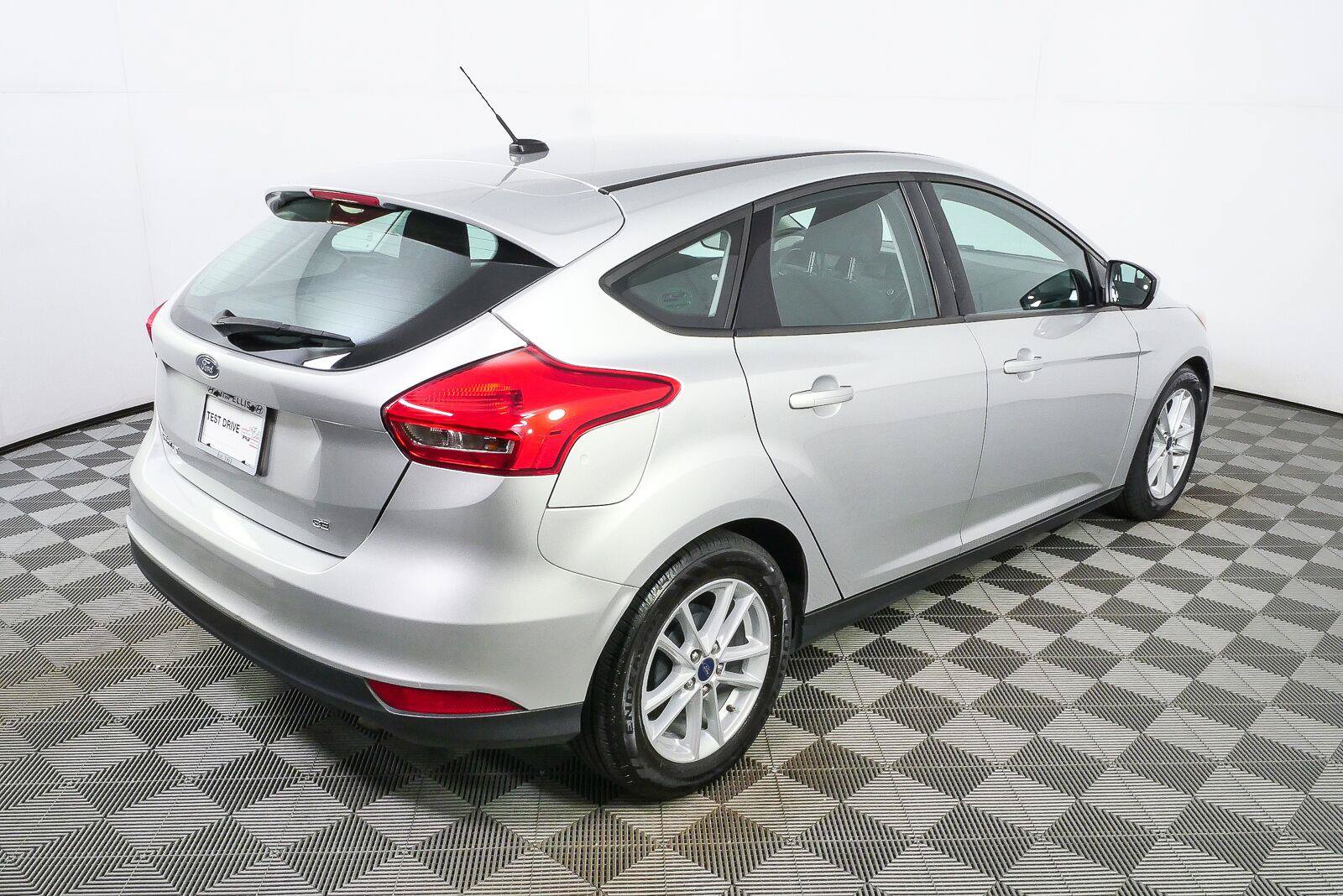 Used 2018 Ford Focus SE FWD image 34