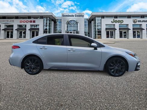 Used 2024 Toyota Corolla SE image 9