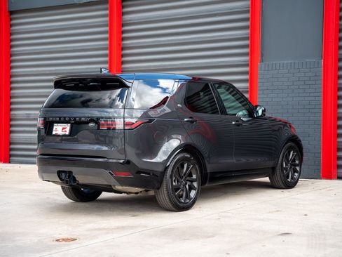 Used 2023 Land Rover Discovery S R-Dynamic AWD/4WD image 9