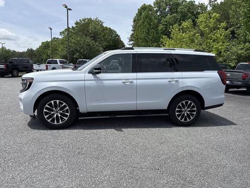 Used 2025 Ford Expedition Platinum AWD/4WD image 4