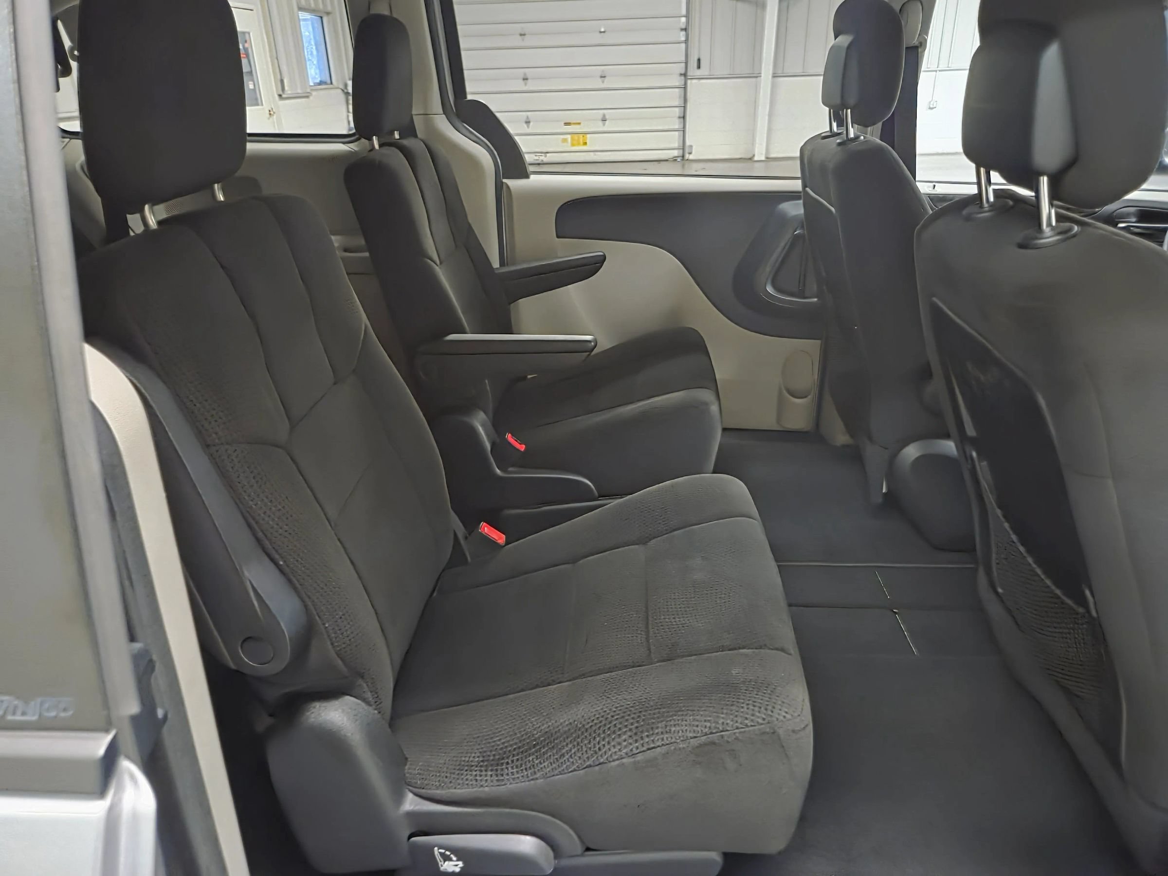 Used 2013 Dodge Grand Caravan SE FWD image 29