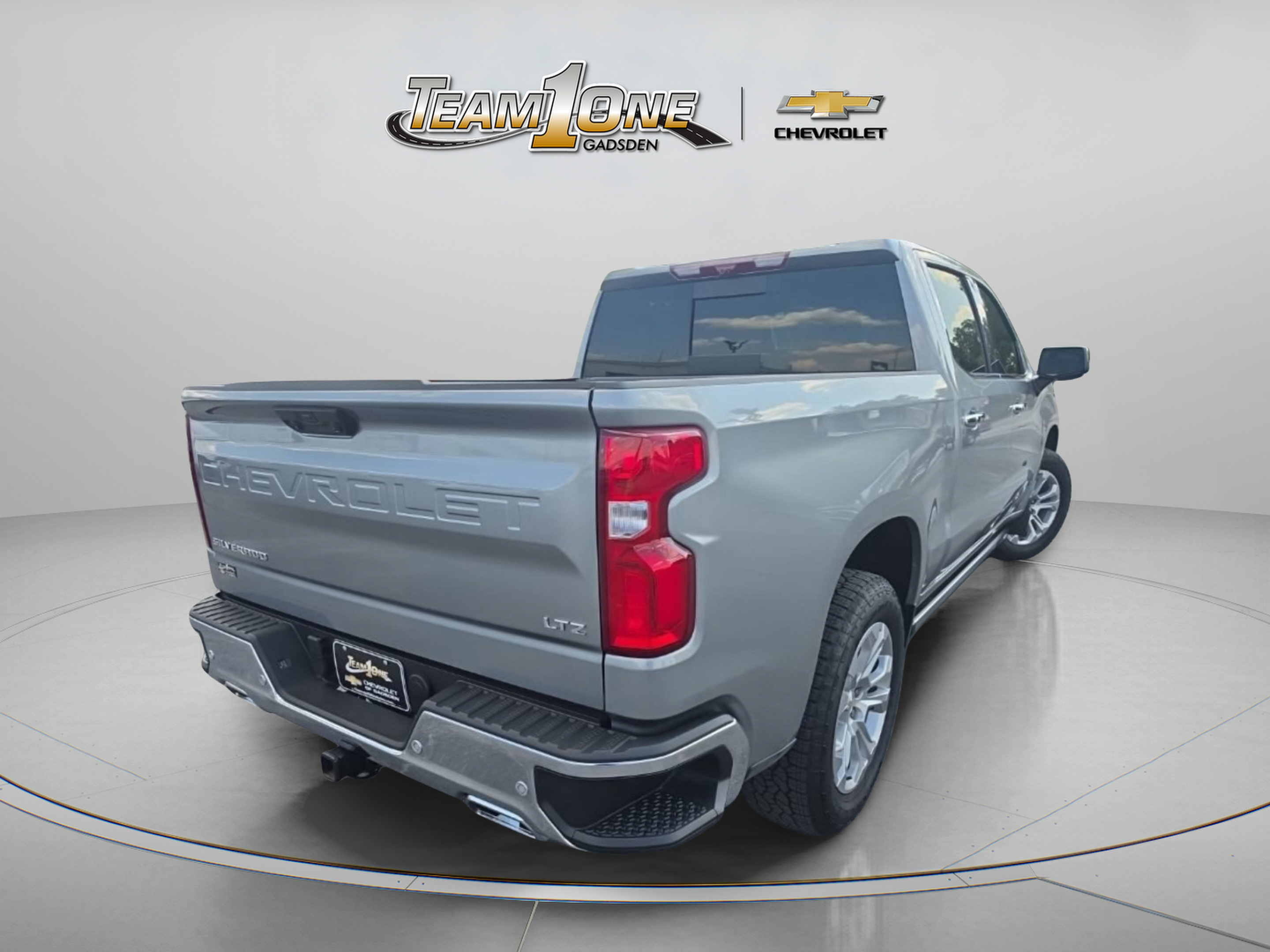 Used 2026 Chevrolet Silverado 1500 LTZ w/ LTZ Premium Package AWD/4WD image 8