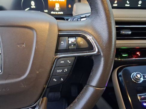 Certified 2023 Lincoln Nautilus FWD w/ Premium Package image 18