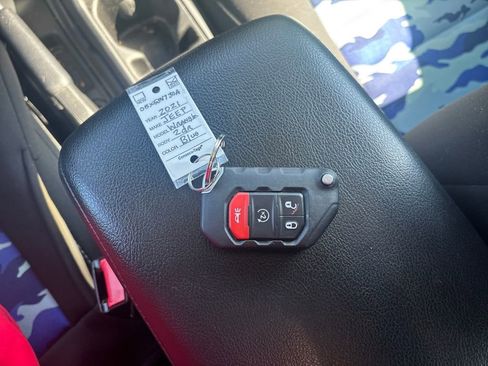 Used 2021 Jeep Wrangler Sport image 13