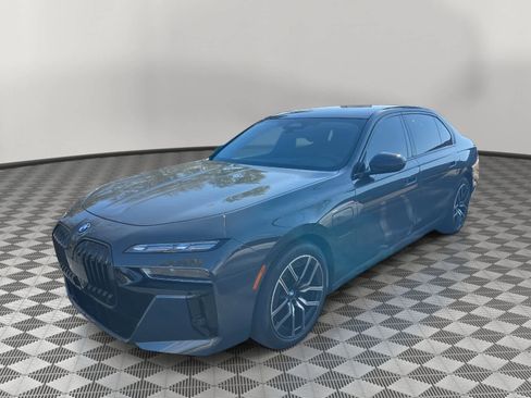 Certified 2025 BMW 750e xDrive w/ Executive Package image 2