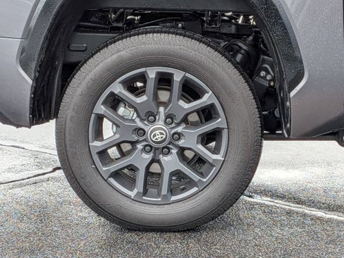 Used 2025 Toyota Tundra Platinum AWD/4WD image 11
