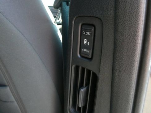 Used 2019 Honda Odyssey EX image 17