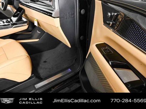 New 2025 Cadillac Escalade IQ Luxury 2 image 27