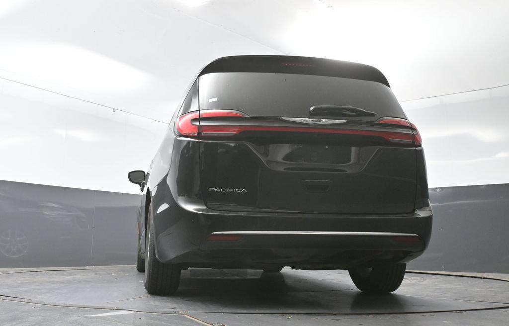 Used 2025 Chrysler Pacifica Select FWD image 24