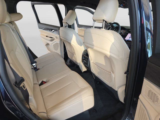 Used 2023 Jeep Grand Cherokee 4WD 4xe image 34