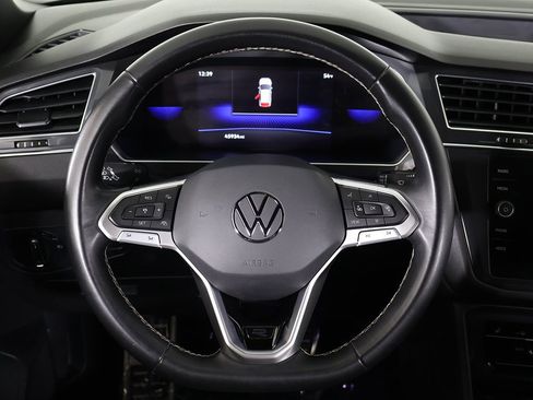 Used 2023 Volkswagen Tiguan SE R-Line image 43