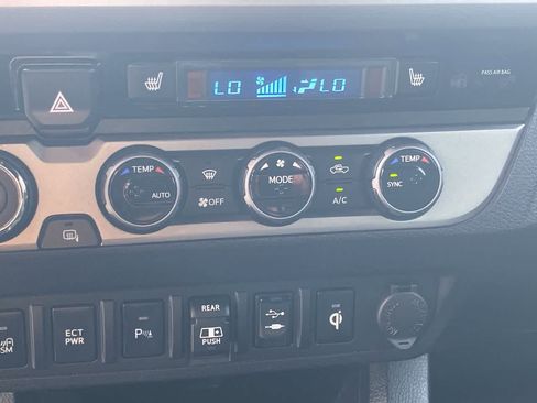Certified 2018 Toyota Tacoma Limited AWD/4WD image 19