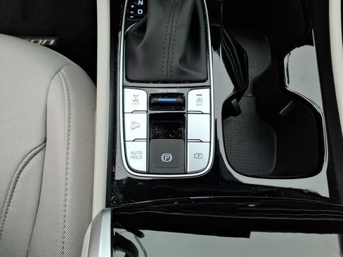 Used 2025 Hyundai Tucson SE image 14